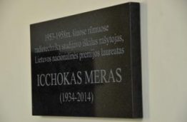 KTU atidengta atminimo lenta garsiam lietuvių rašytojui Icchokui Merui