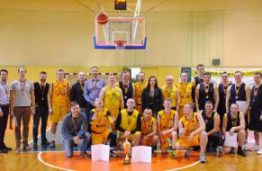 KTU darbuotojų krepšinio turnyrą laimėjo Sporto centro komanda