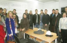 Studentai praktinių žinių sėmėsi ekskursijoje į UAB “Mitnija”