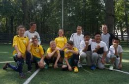 Kinijos moksleivius ir Kauno globos namų vaikus suartino futbolas