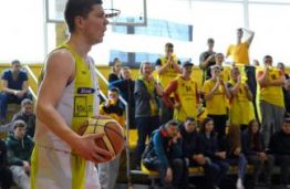 NKL čempionatui besirengiantys KTU krepšininkai įveikė Kauno „Žalgirio“ dublerius