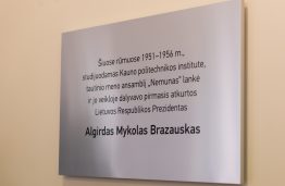 Universitete atidengta Lietuvos Respublikos prezidento ir KTU garbės daktaro Algirdo Mykolo Brazausko atminimo lenta