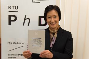 Japonė Yumiko Nunokawa apsigynė daktaro disertaciją KTU