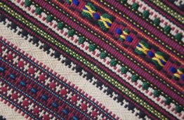 Lietuvos ir Vakarų Ukrainos etnografinės buitinės tekstilės raštai tyrėjų akimis: panašumai ir skirtumai