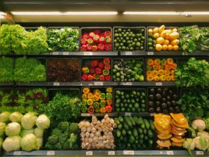 KTU mokslininkų apklausa atskleidė, pagal ką lietuviai renkasi maisto produktus: tarp svarbiausių kriterijų – kokybė, skonis ir sveikumas