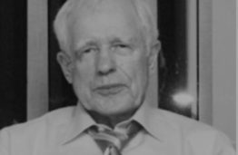In memoriam: netekome doc. dr. Algirdo Gumuliausko