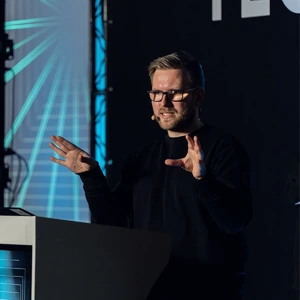 Dr. Mantas Lukauskas
