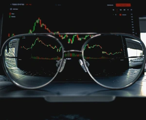 KTU profesorius: amžiaus cenzo finansų pasaulyje nėra, svarbiausia – finansinė disciplina ir pasverta rizika