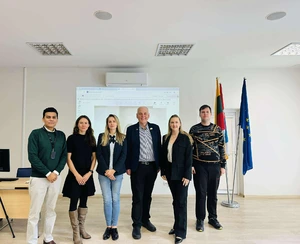 Žiuri nariai Žiuri nariai