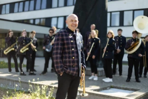 KTU pučiamųjų grupės „The BrassBees“ meno vadovas Raimundas Arnašius