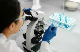 Chemija kuria mūsų ateitį: kodėl šio sektoriaus specialistai – aukso vertės?