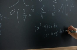 KTU ekspertė: net ir stiprūs mokiniai per matematikos egzaminą praranda taškus dėl tų pačių klaidų
