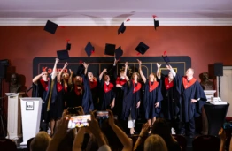 KTU MBA antroji laida diplomus atsiėmė Kauno valstybiniame muzikiniame teatre: vadovai, pasirengę kurti prasmingus pokyčius