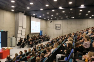 Kaune tęsiama gabių mokinių ugdymo tradicija: programą baigė dar viena jaunųjų talentų karta