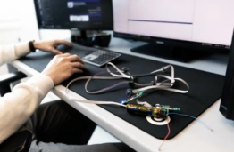 Nematoma technologijų evoliucija – KTU studentai inovacijas keičiančias medžiagas kuria jau nuo pat pirmų dienų