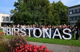 Miestas &ndash; ne tik žmogui: KTU architektūros studentai Bir&scaron;tone ie&scaron;ko naujo ry&scaron;io su gamta