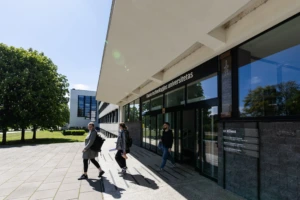 Patirties darbo rinkoje turintys vadovai apie studijas – pavojingiausia manyti, kad jau viską žinai